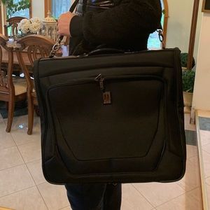 Travelpro Crew 11 Bi-Fold Garment Bag